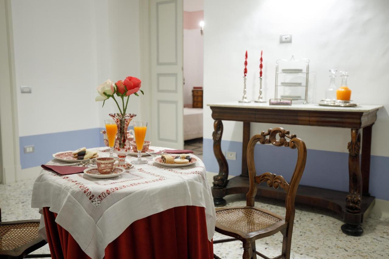 Palazzo Introna Bed & Breakfast Mola di Bari Ngoại thất bức ảnh