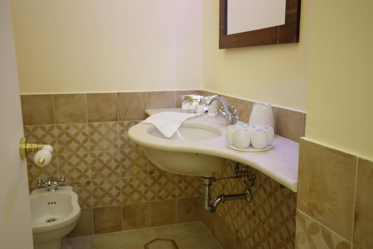 Palazzo Introna Bed & Breakfast Mola di Bari Ngoại thất bức ảnh