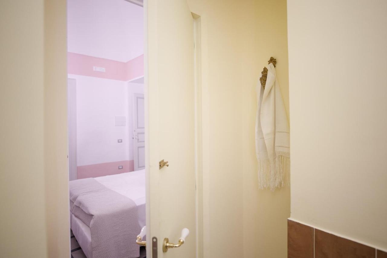Palazzo Introna Bed & Breakfast Mola di Bari Ngoại thất bức ảnh