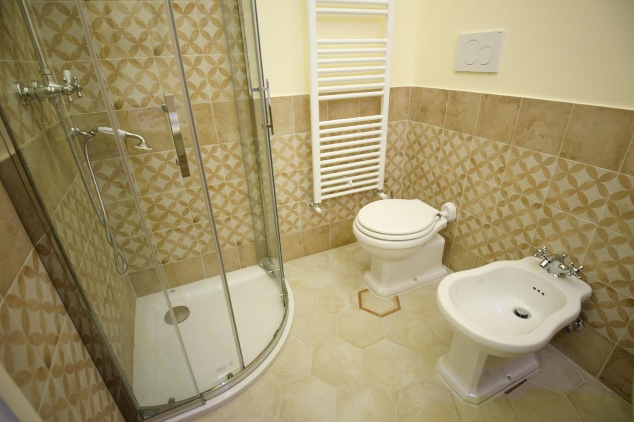 Palazzo Introna Bed & Breakfast Mola di Bari Ngoại thất bức ảnh