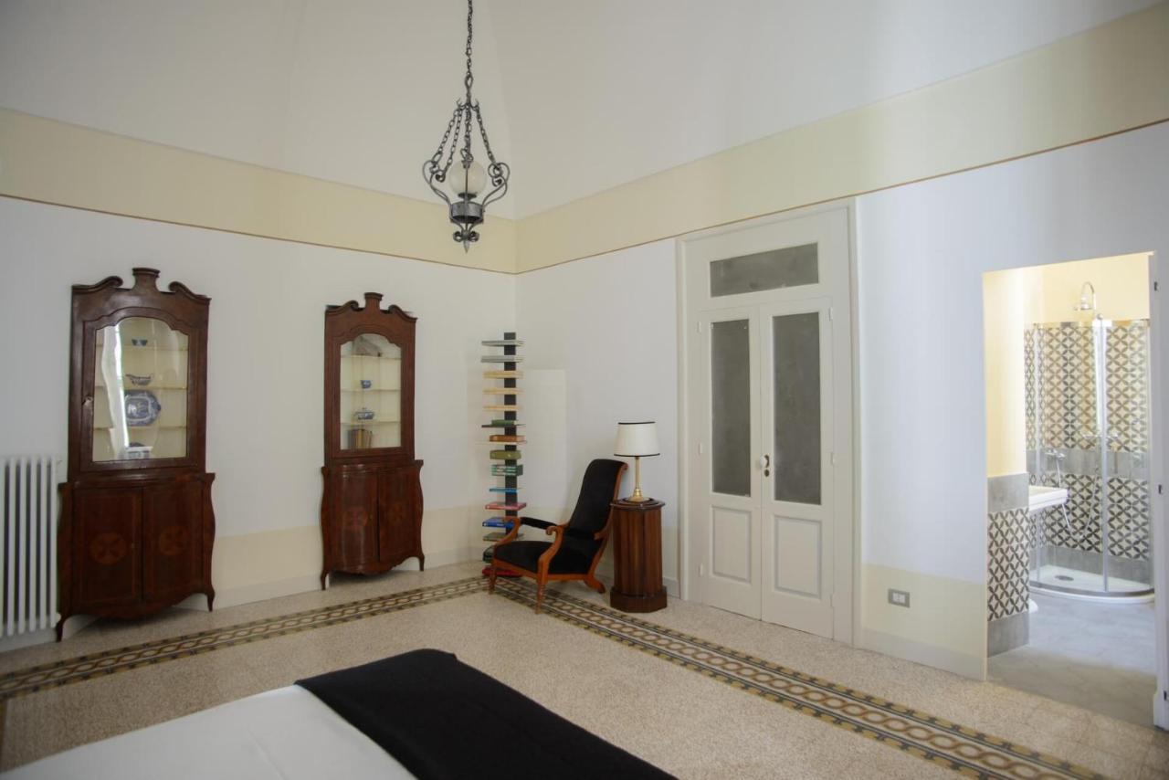 Palazzo Introna Bed & Breakfast Mola di Bari Ngoại thất bức ảnh